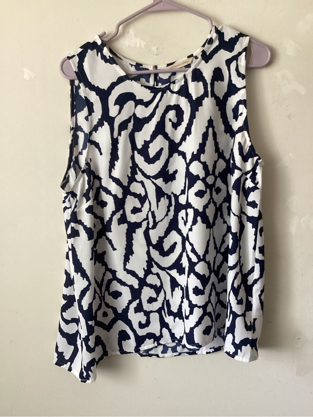 Soft Surroundings Navy and White Printed Sleeveless Camisole